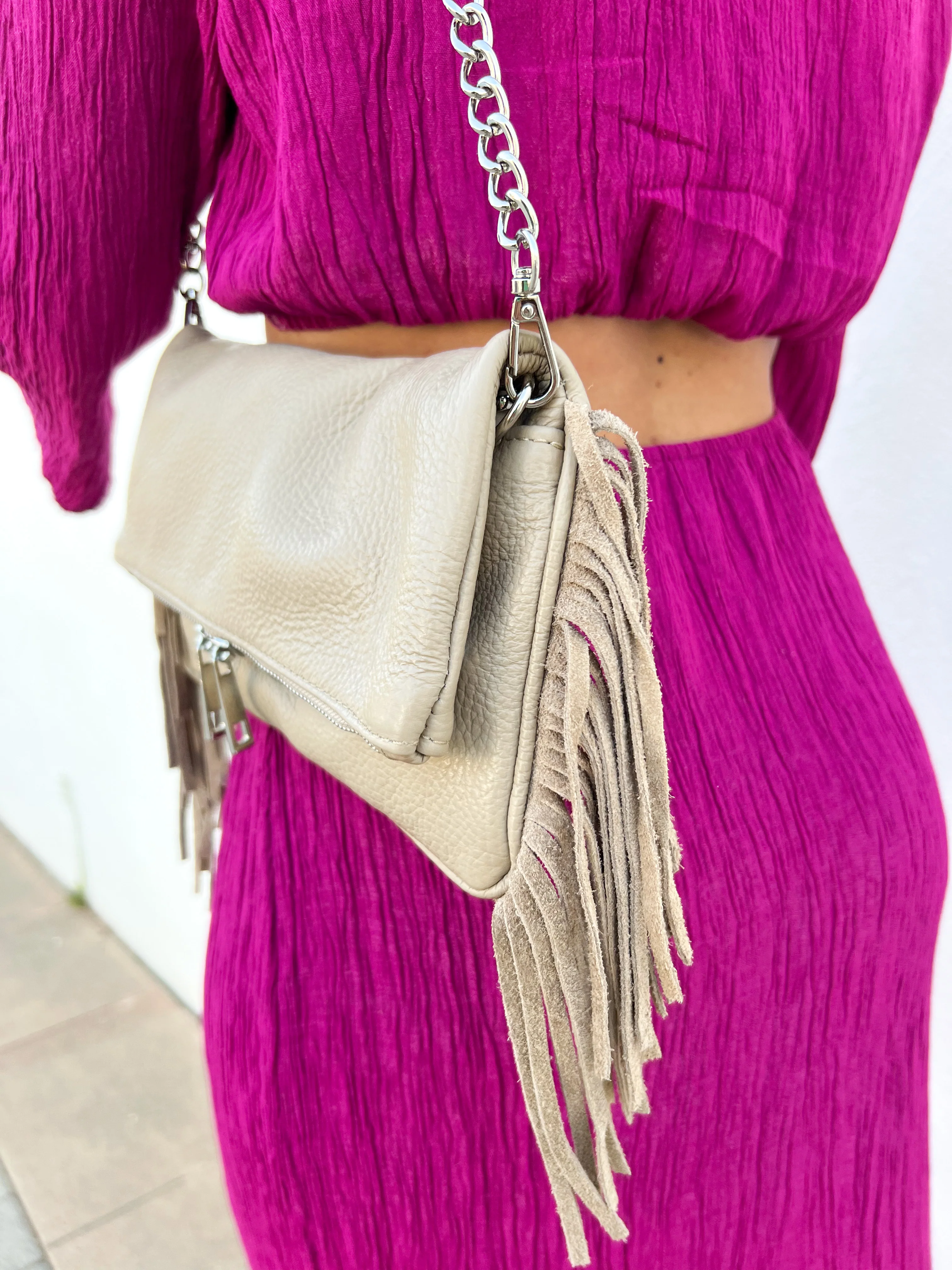 Bolso piel cadenas flecos crema - Image 3