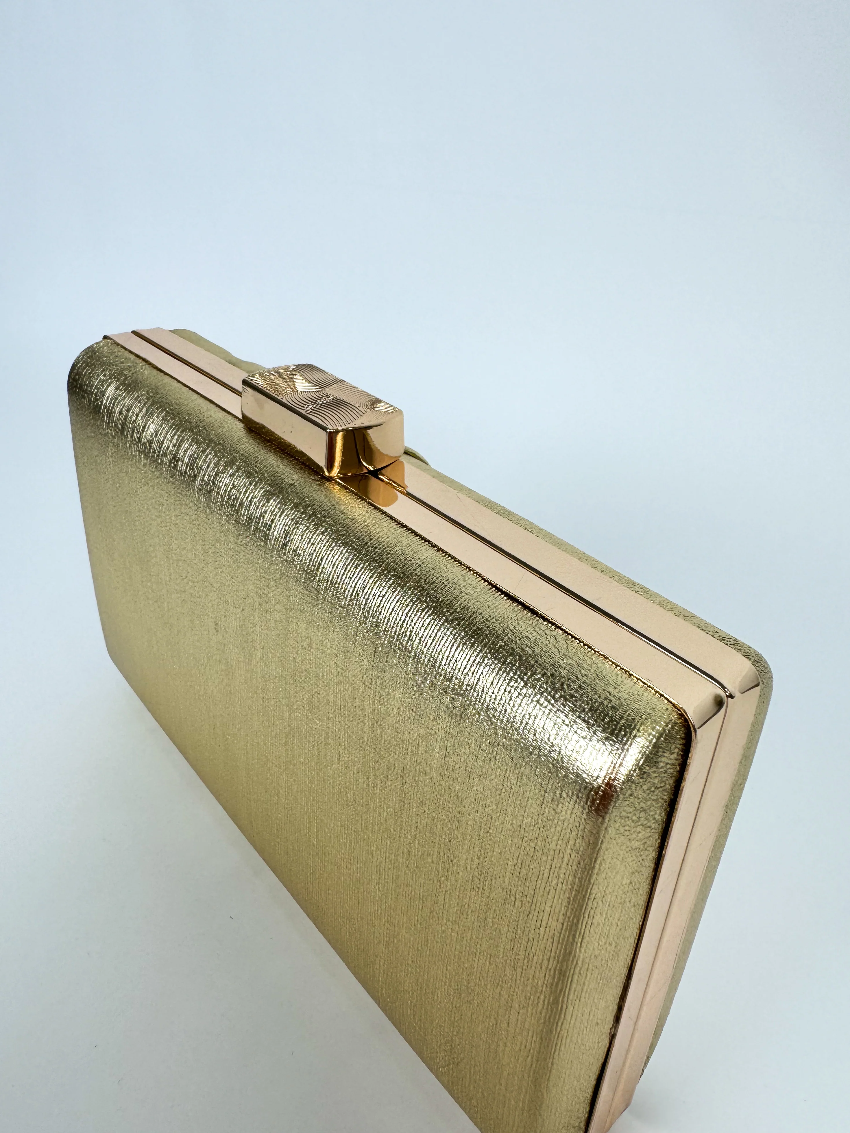 Clutch bandas dorado - Image 3