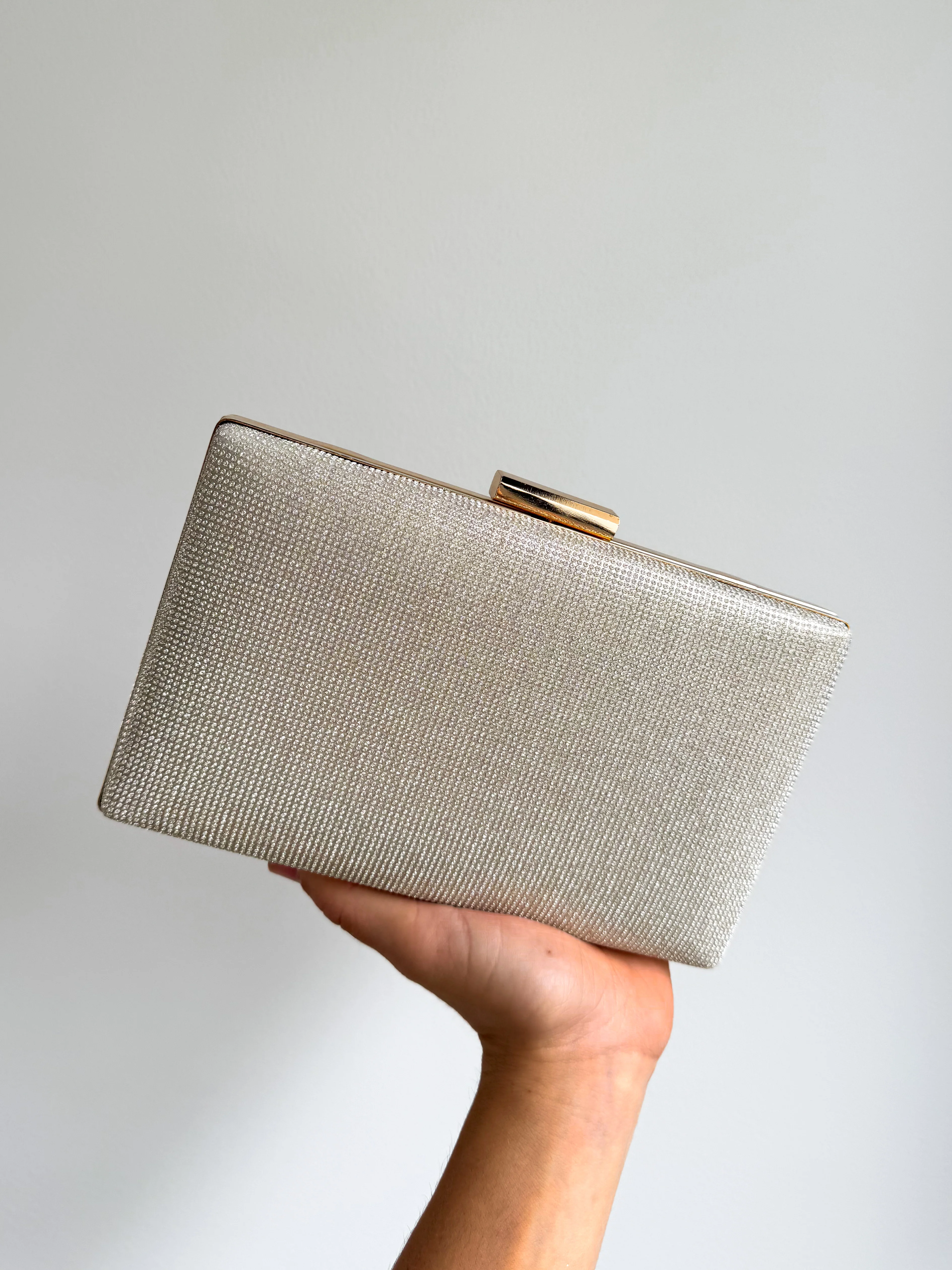 Clutch brillitos rectángulo dorado - Image 2