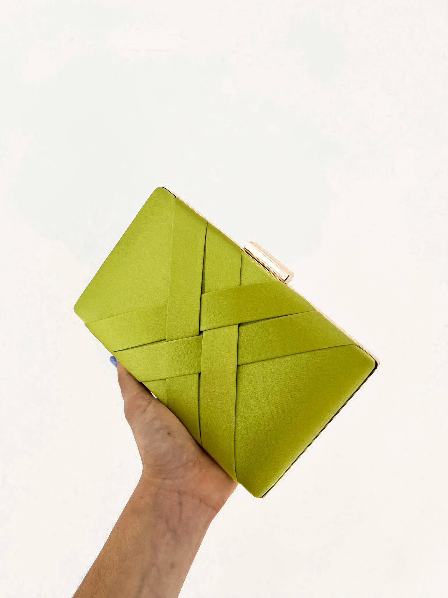 Clutch satinado verde pistacho - Image 2