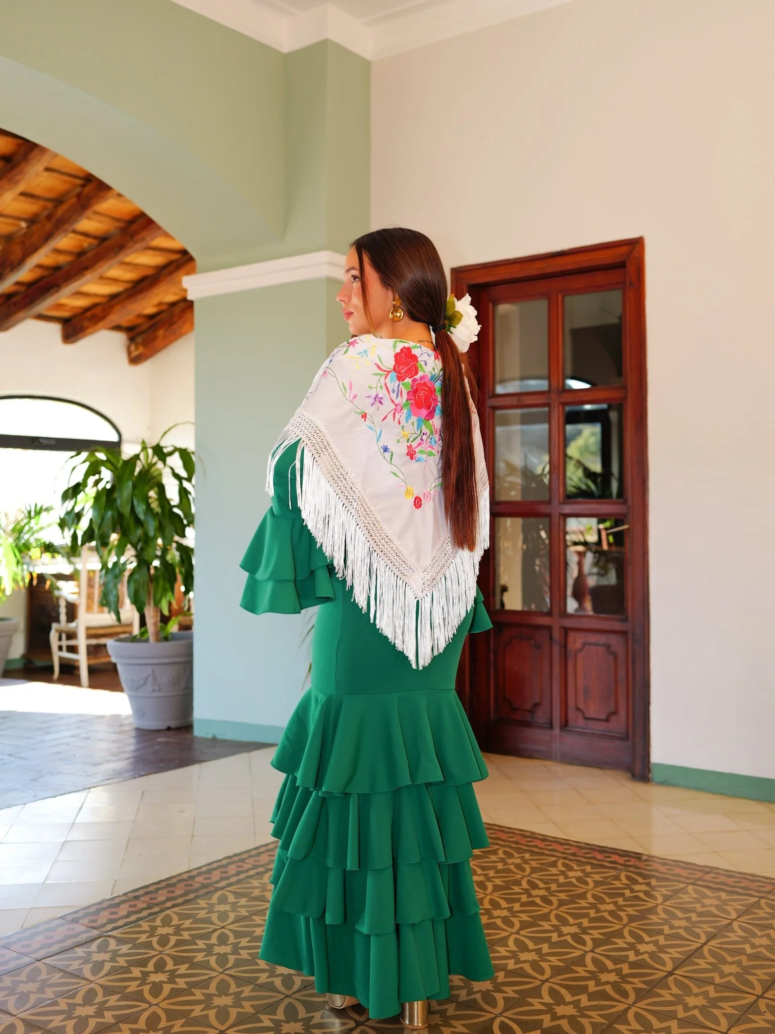 Mantón flamenca bordado flores crema - Image 4