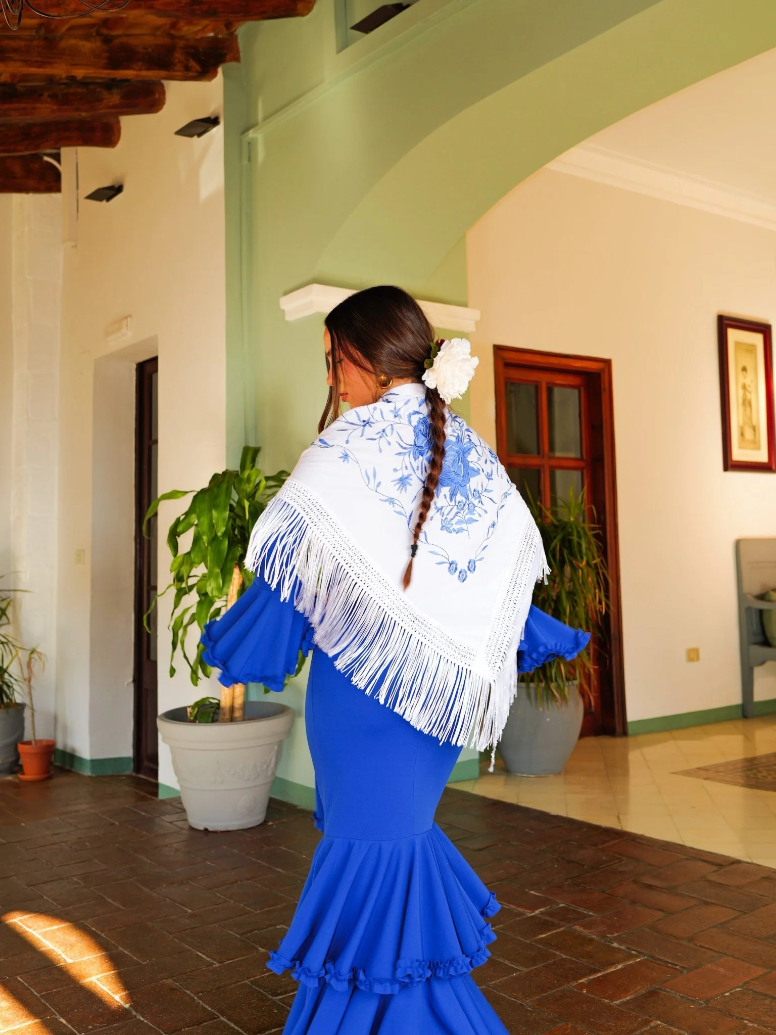 Mantón flamenca bordado flores klein - Image 4