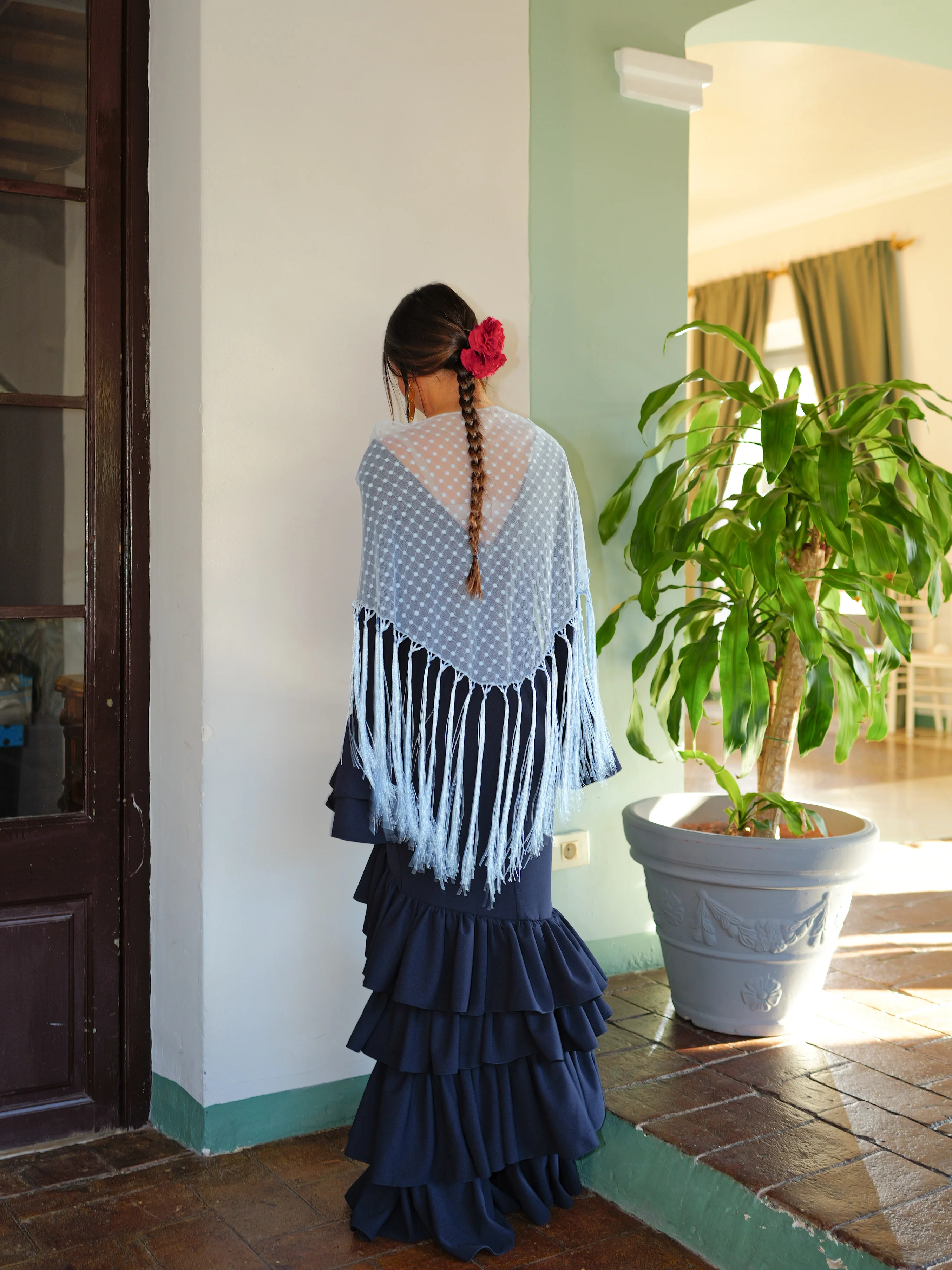 Mantón flamenca topos cielo - Image 10