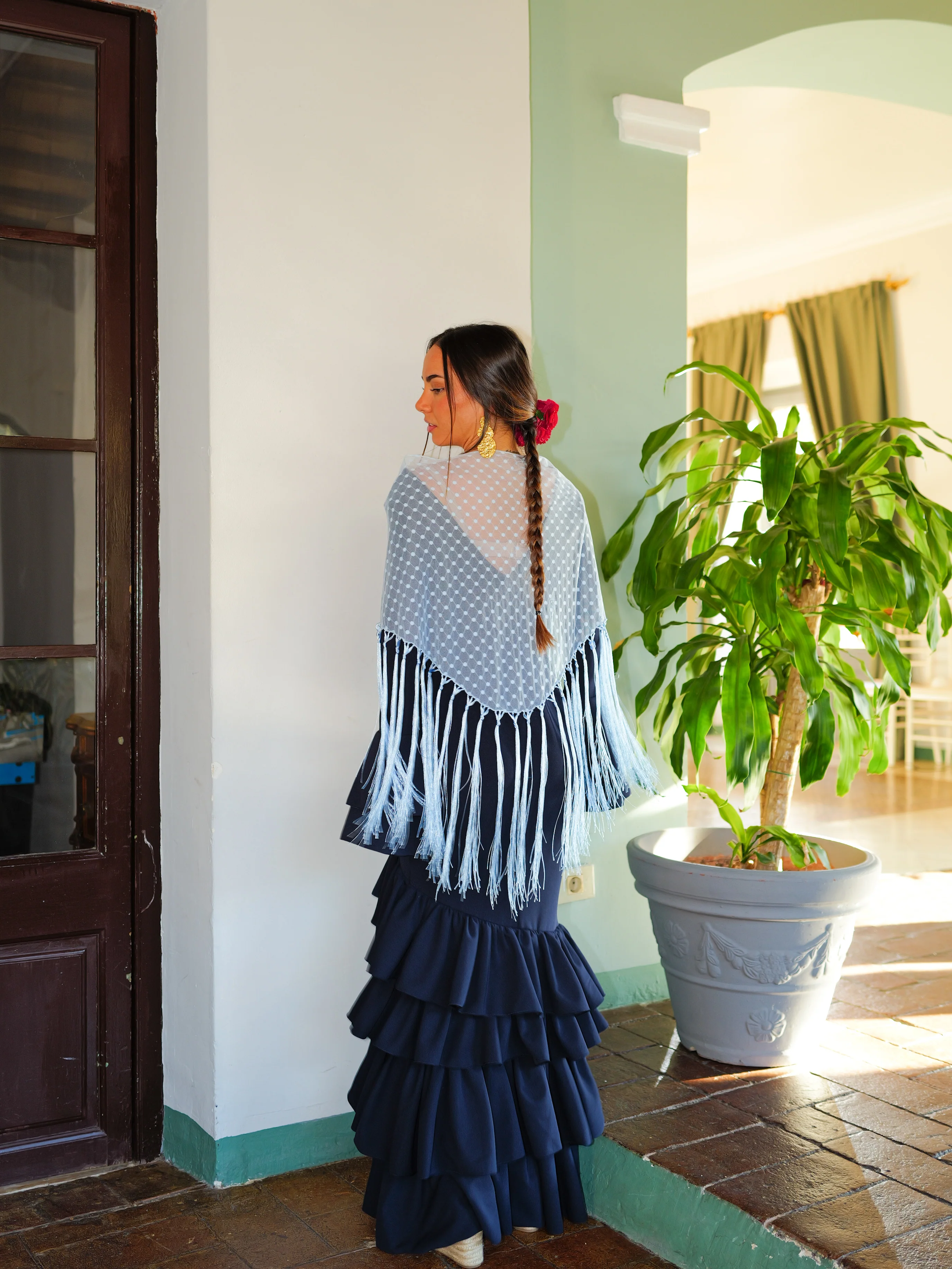 Mantón flamenca topos cielo - Image 9