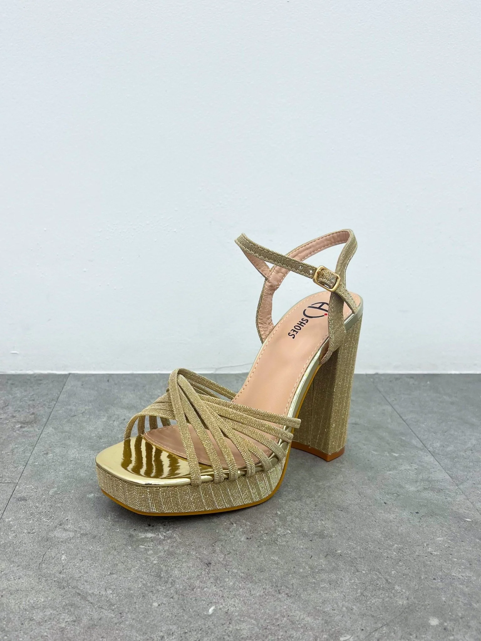 Sandalia entrelazado brillos dorado - Image 2