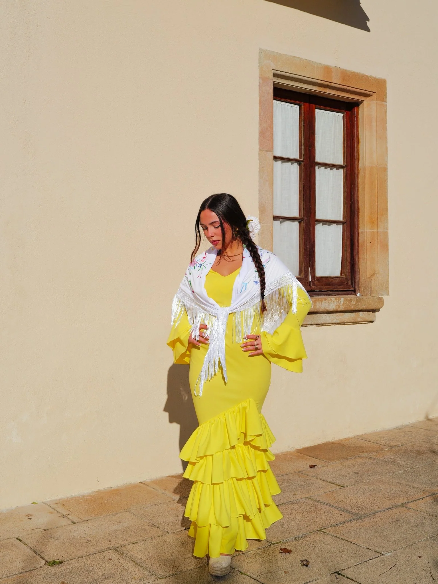 Traje flamenca asimetrico volantes amarillo - Image 3