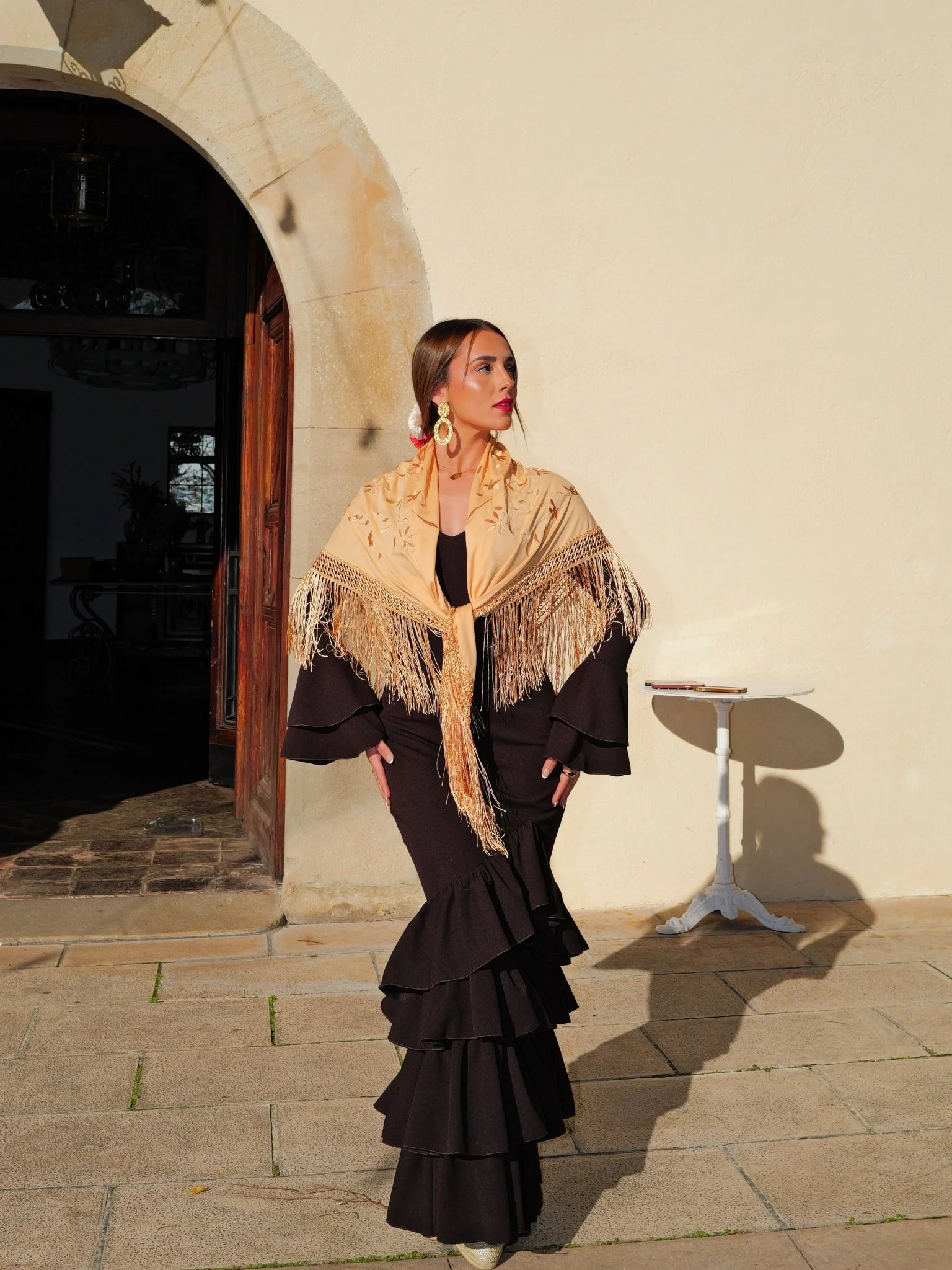 Traje flamenca asimetrico volantes marrón - Image 3