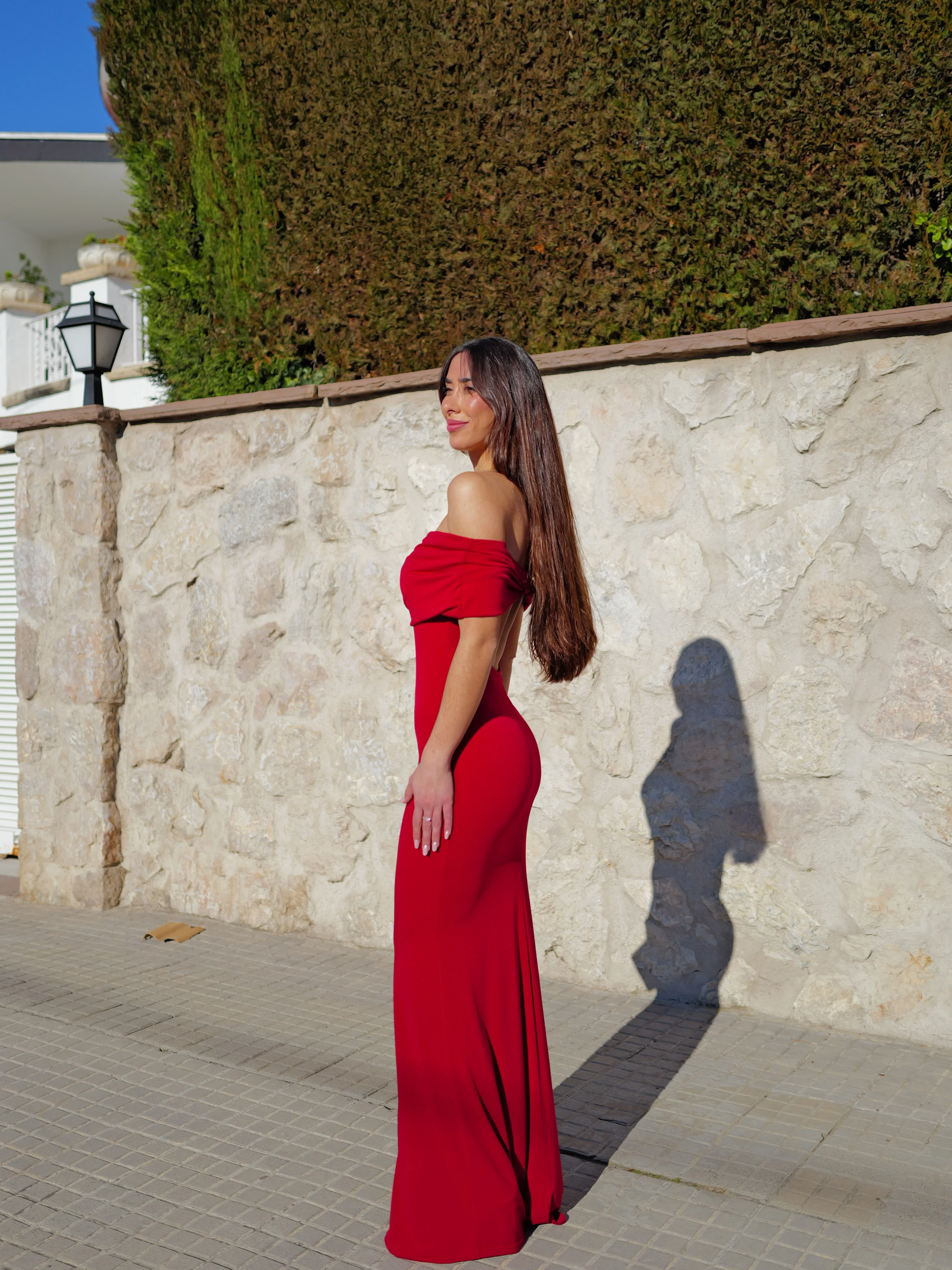Vestido bardot espalda burdeos - Image 3