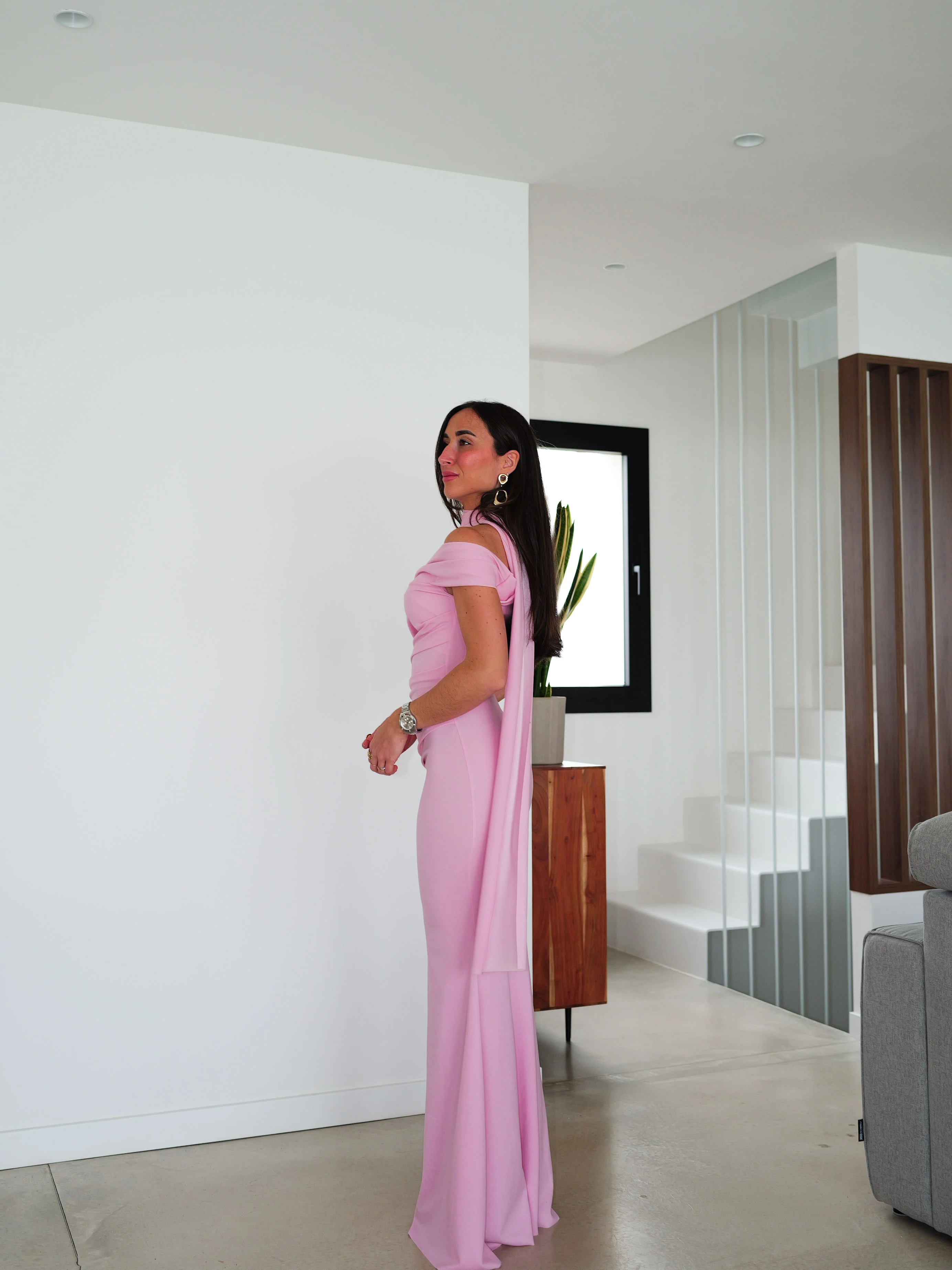 Vestido choker frunce asimétrico rosa - Image 4