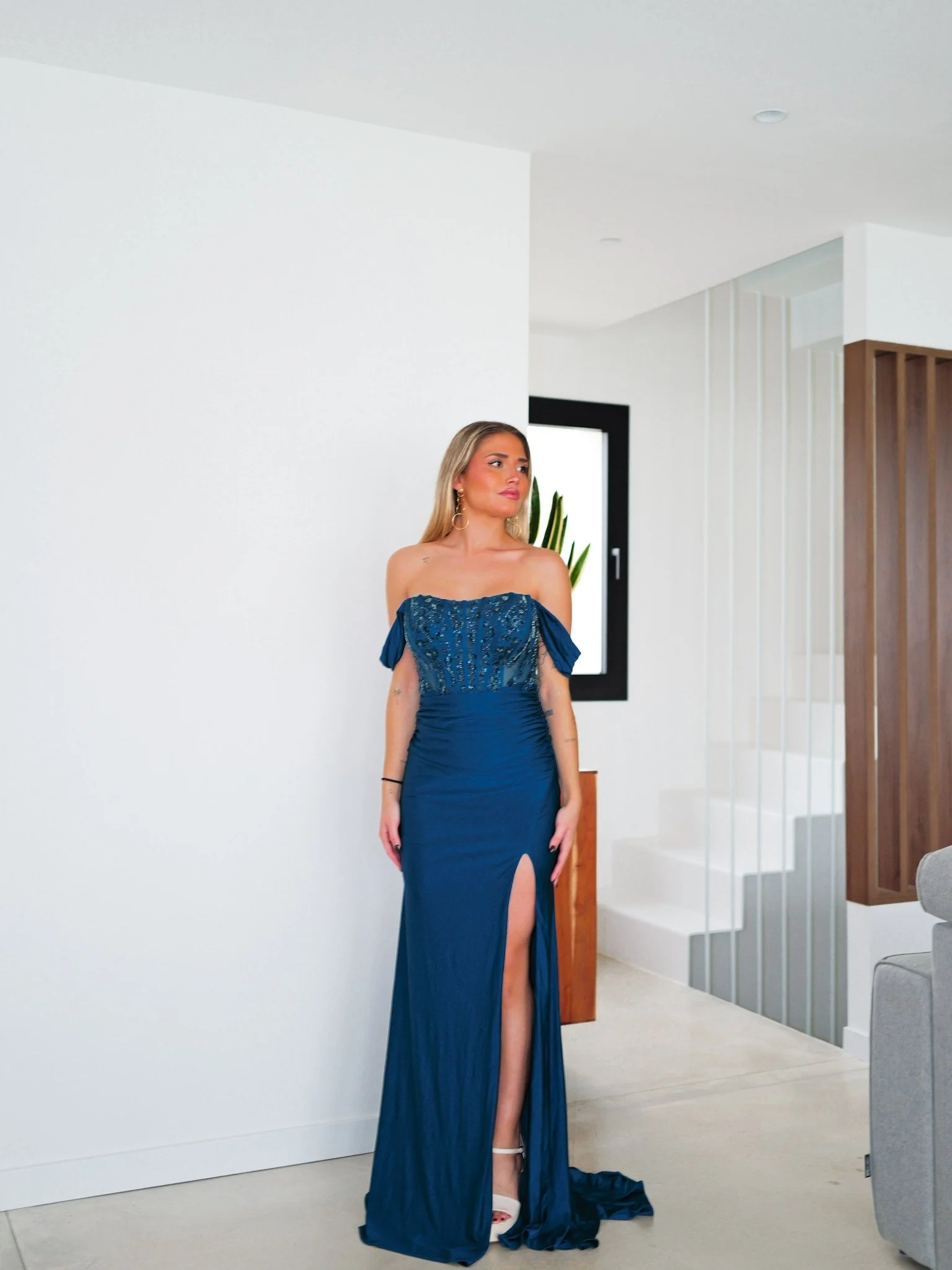 Vestido corsé pedrería detalle manguitos petróleo - Image 6