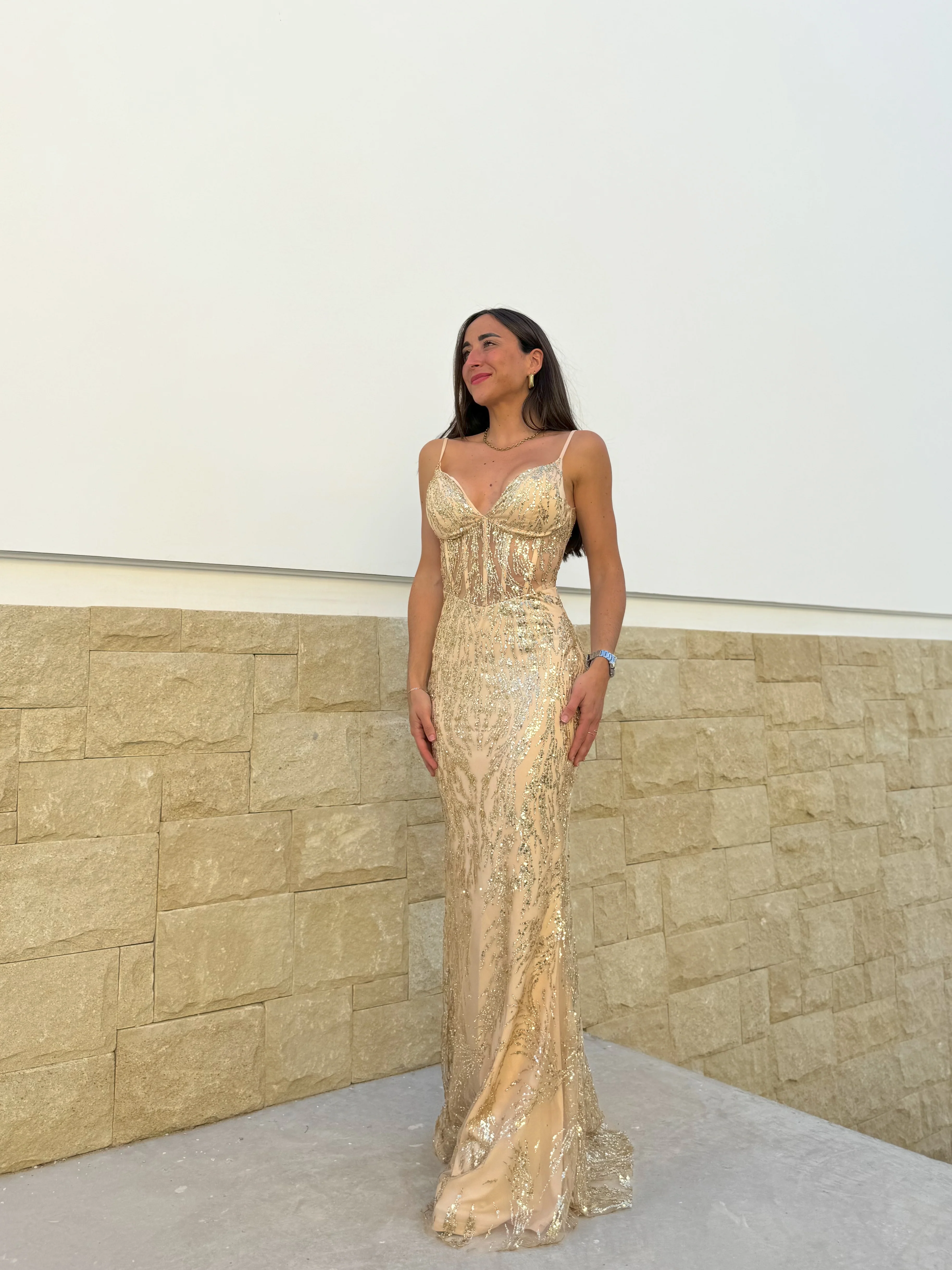 Vestido corsé pico pedrería dorado - Image 5