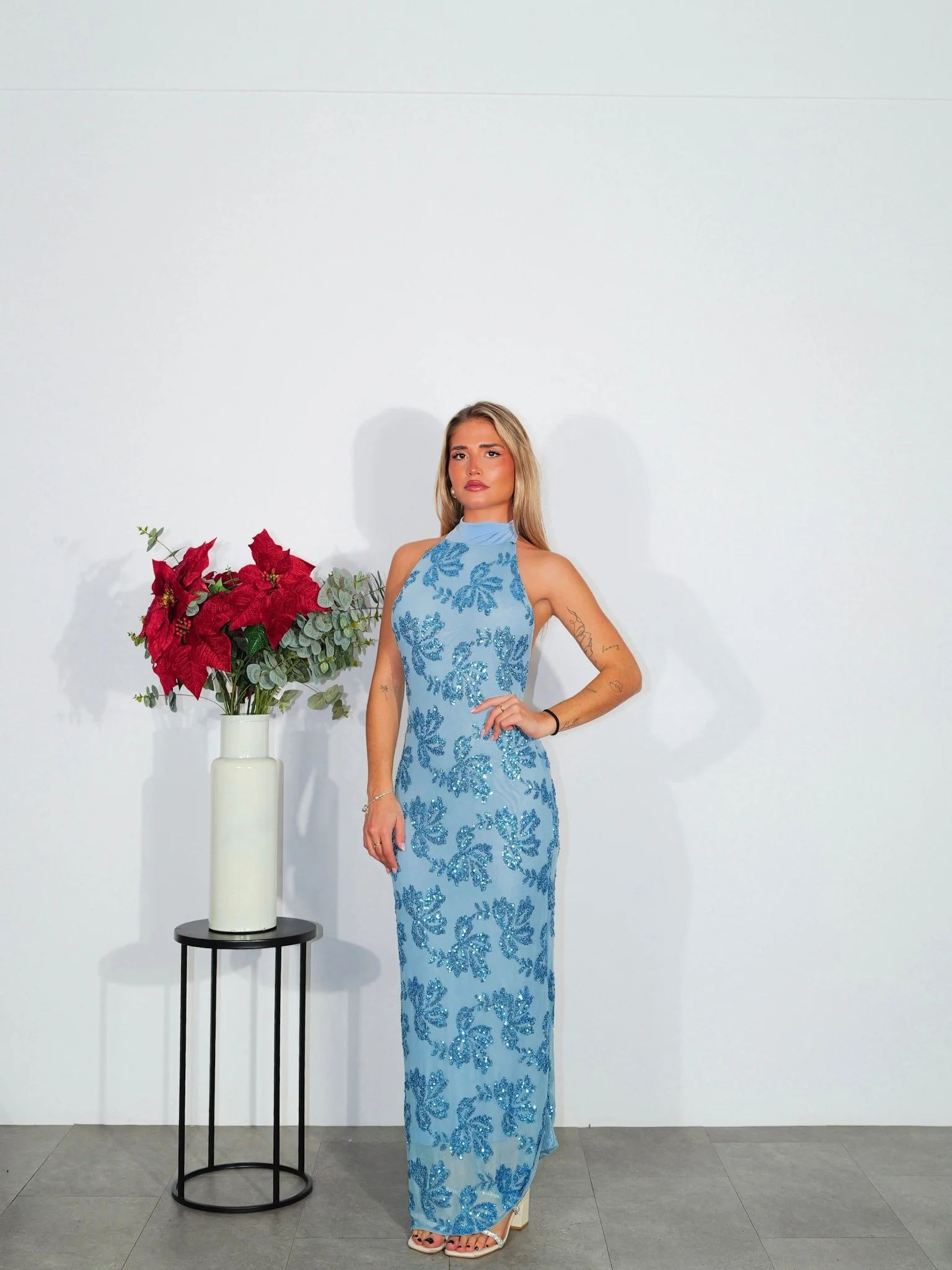 Vestido detalle tulle halter celeste - Image 6