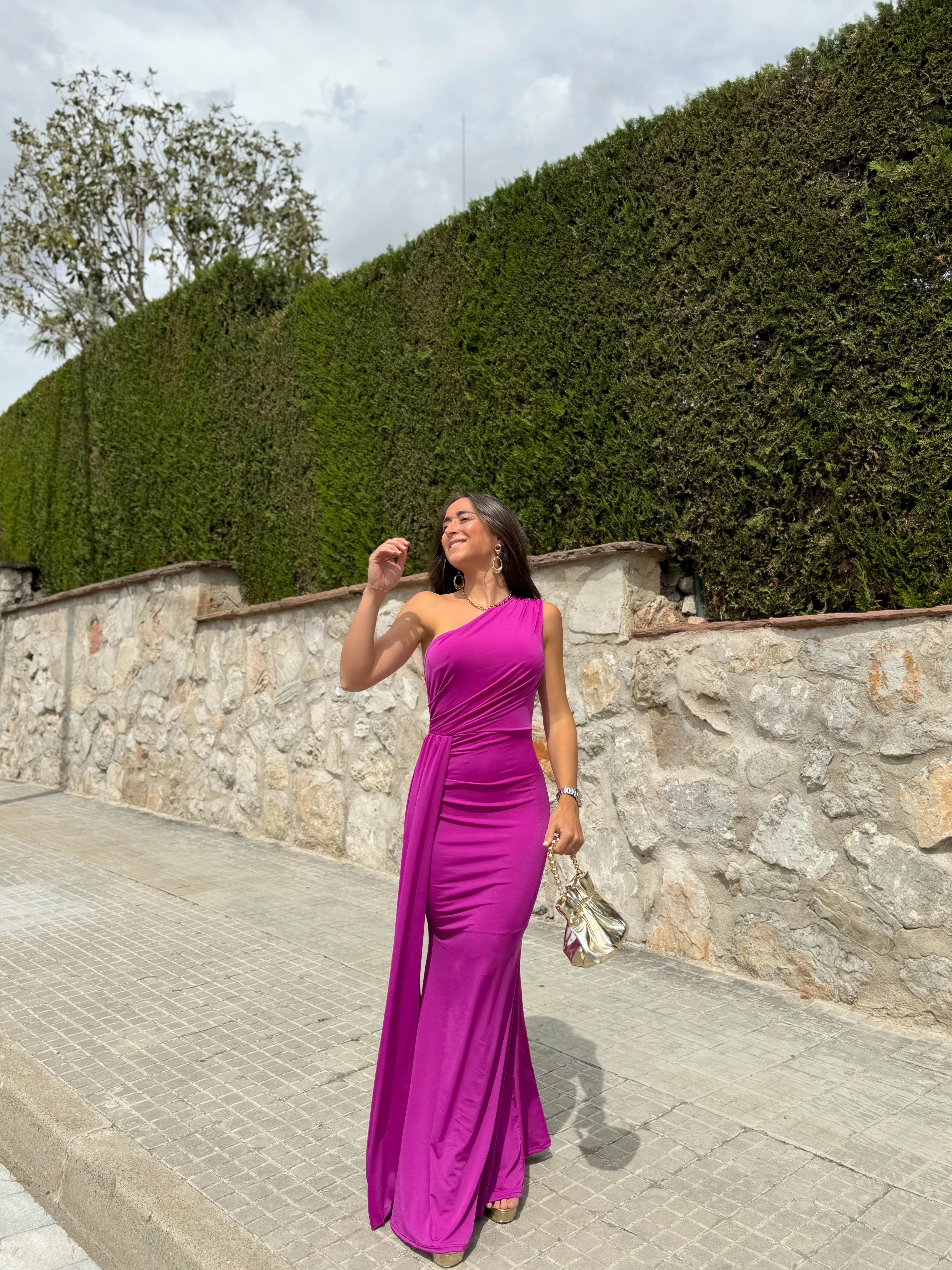 Vestido hombro cascada amarena - Image 11