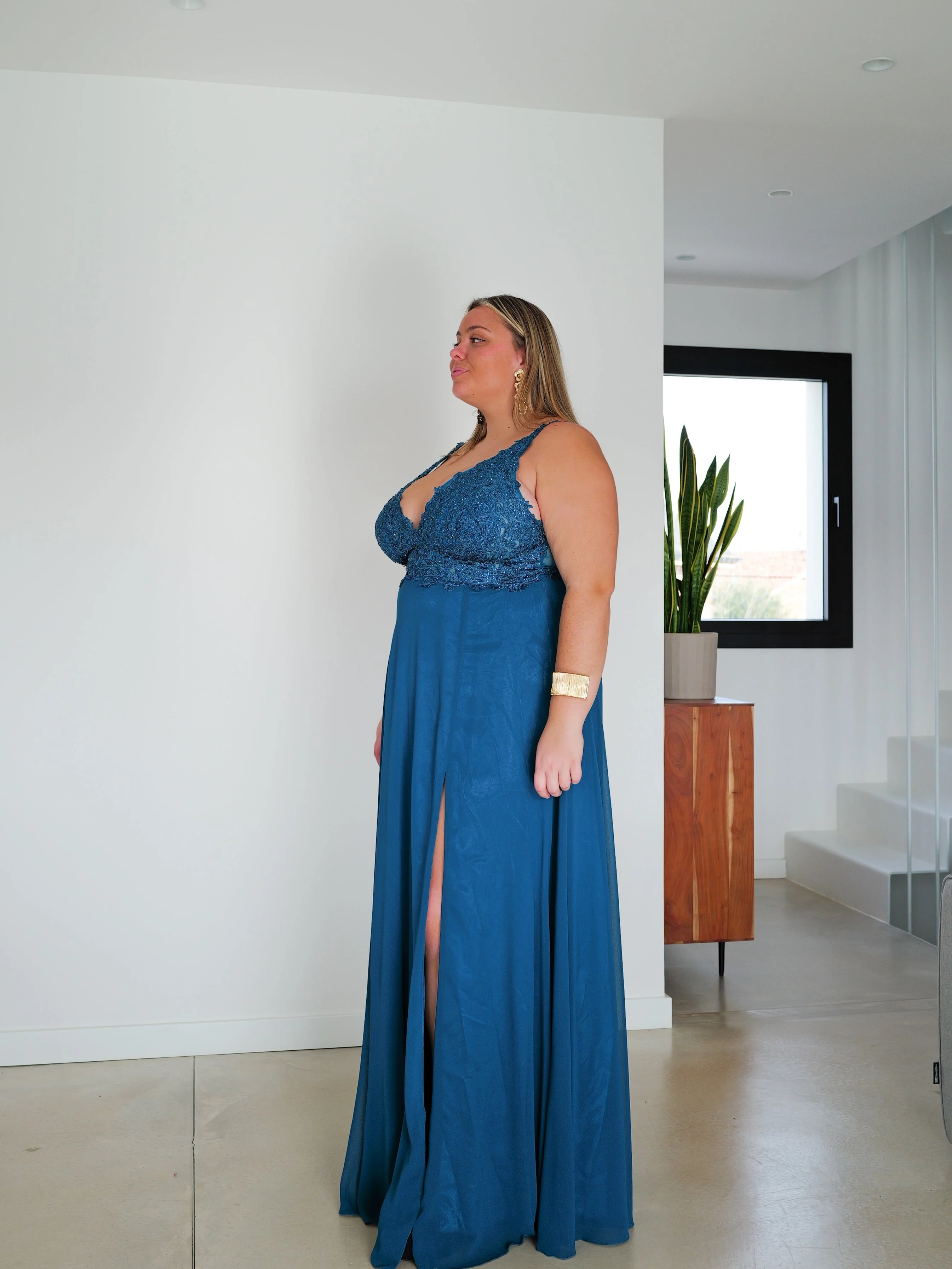 Vestido largo escote pico pedrería petróleo - Image 11