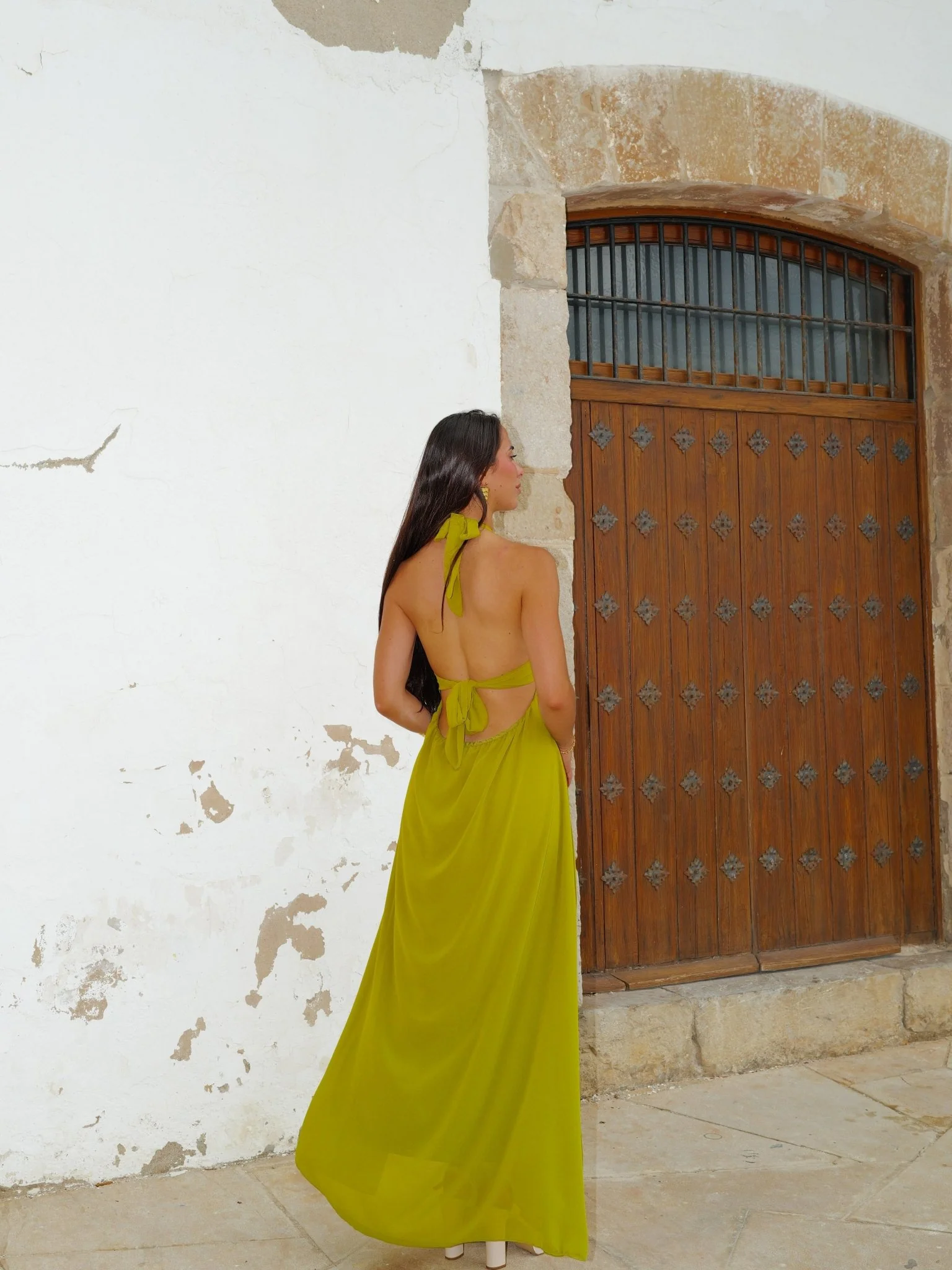 Vestido largo gasa escote pico oliva - Image 2