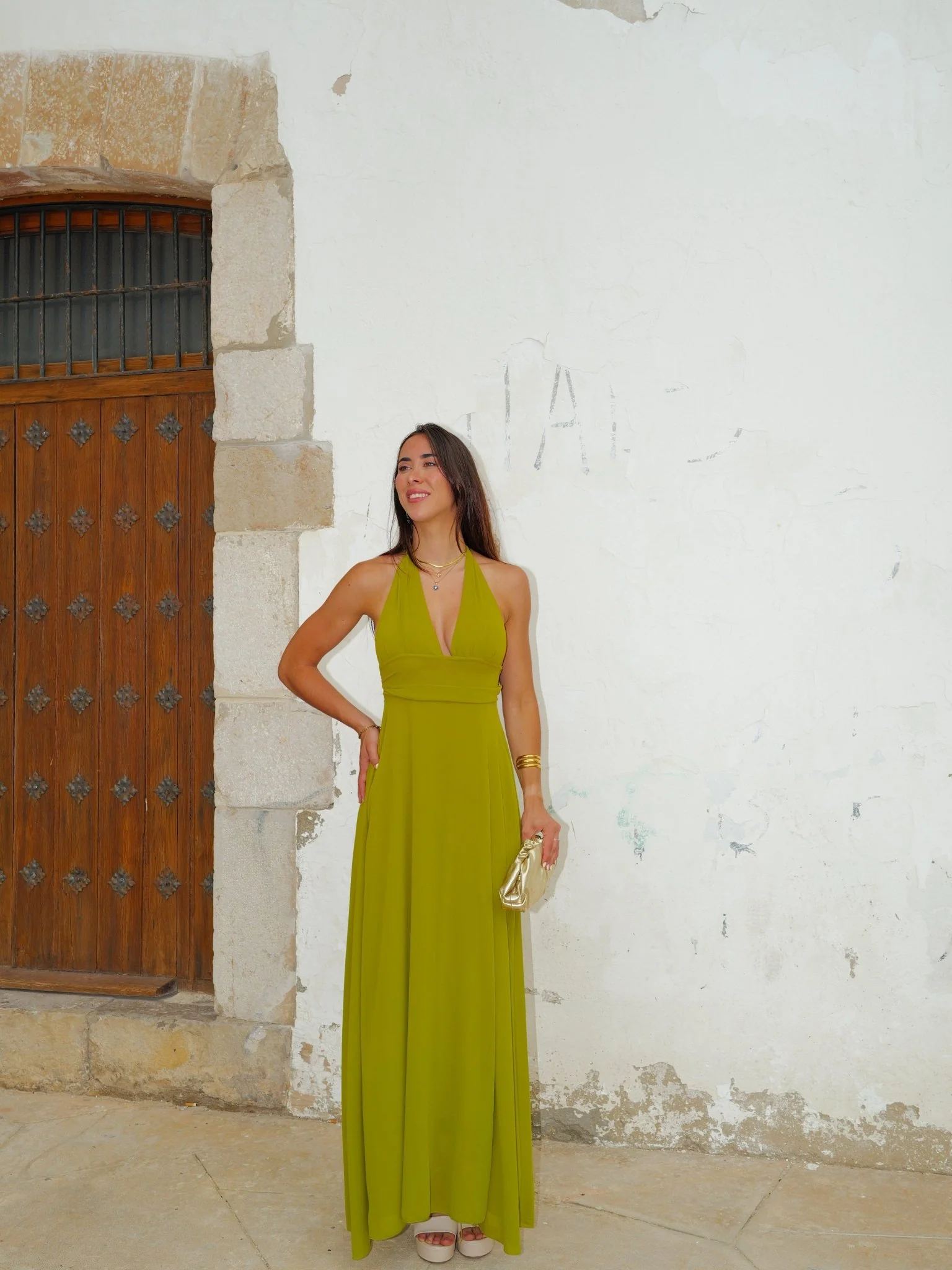 Vestido largo gasa escote pico oliva - Image 5