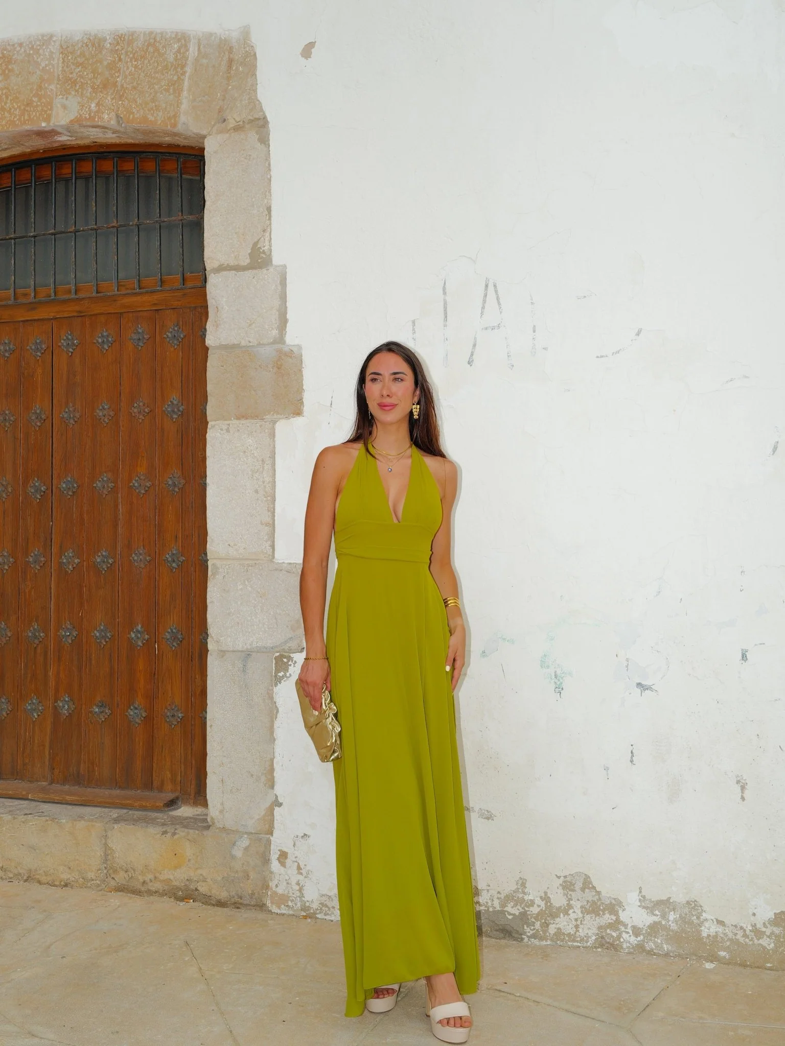 Vestido largo gasa escote pico oliva - Image 6