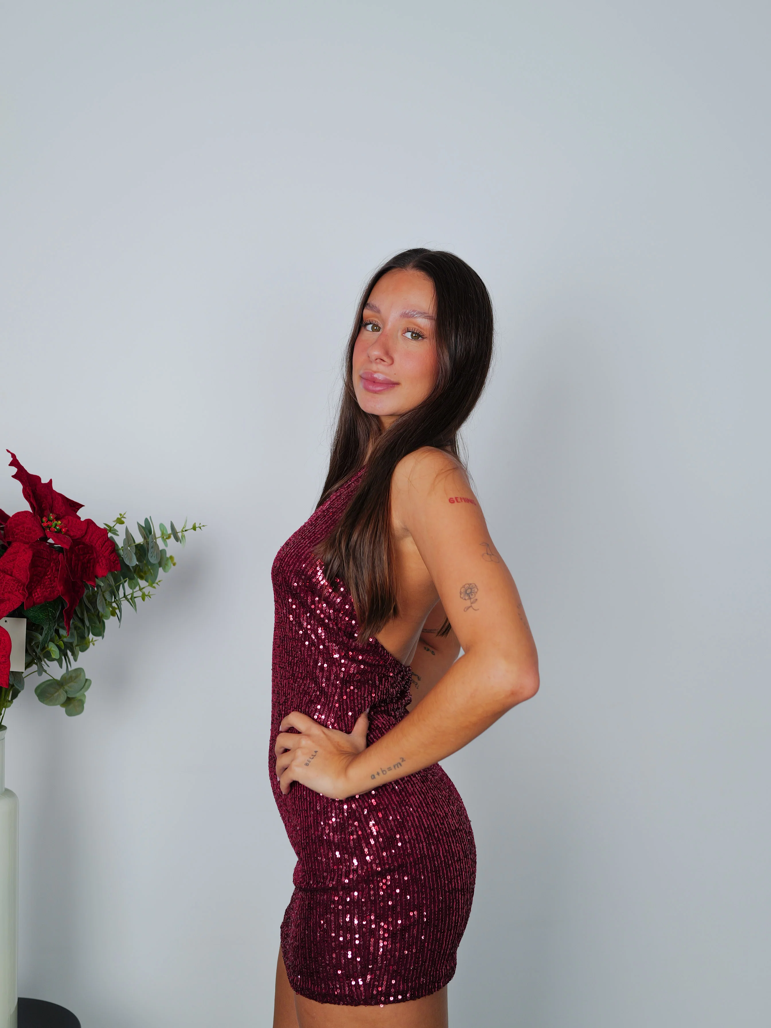 Vestido mini pico espalda glitter burdeos - Image 4